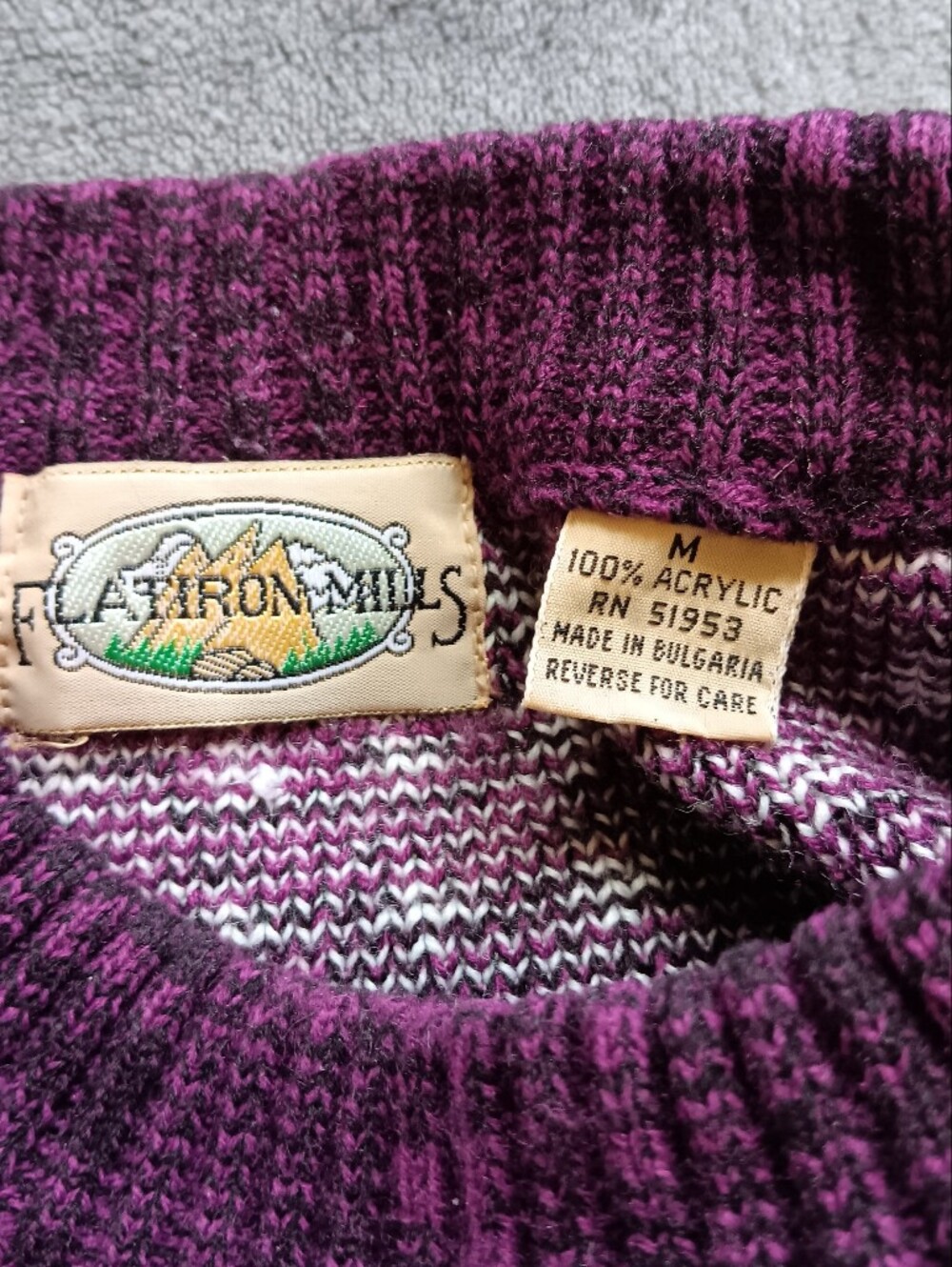 80s 90s Vintage Purple Geometric Crewneck, Flat Iron Mills Sweater Size Medium - Picture 7 of 7